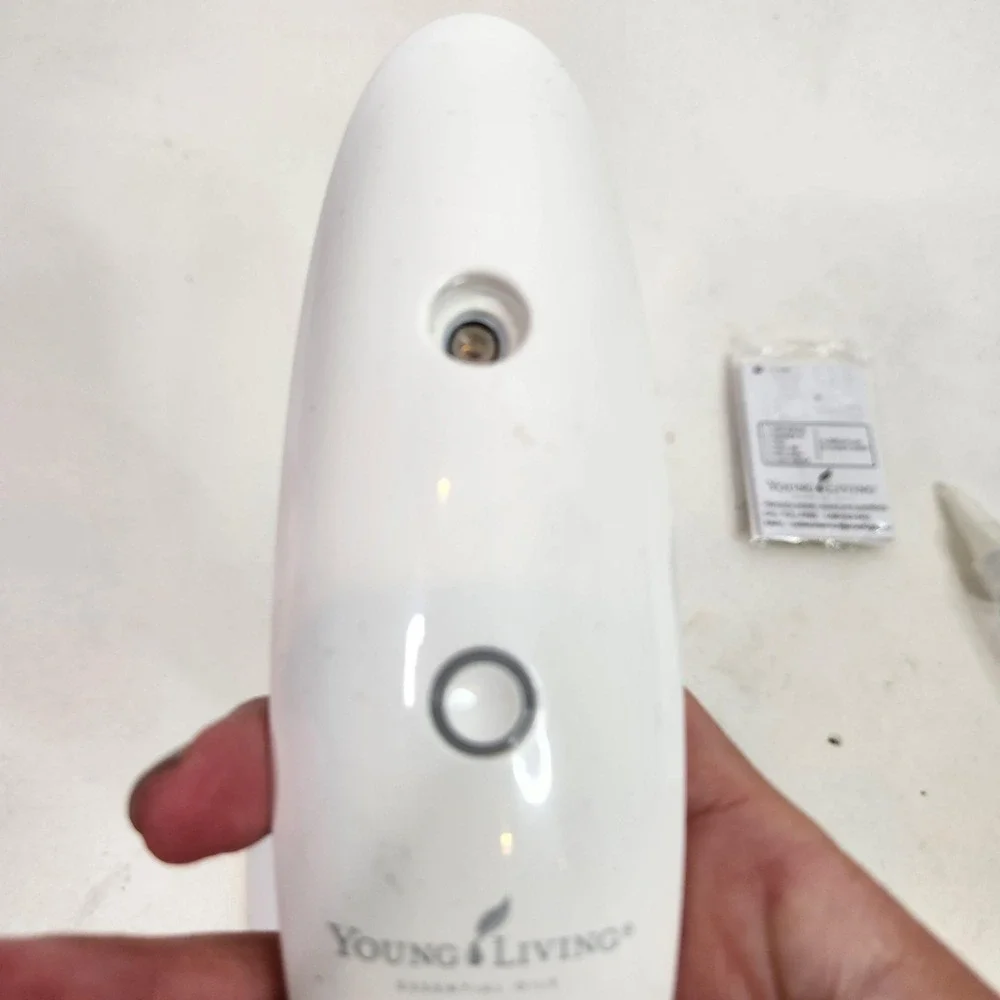 Young Living Gentle Mist White Aroma Oil Diffuser Portable Travel PZ-PL001 5341